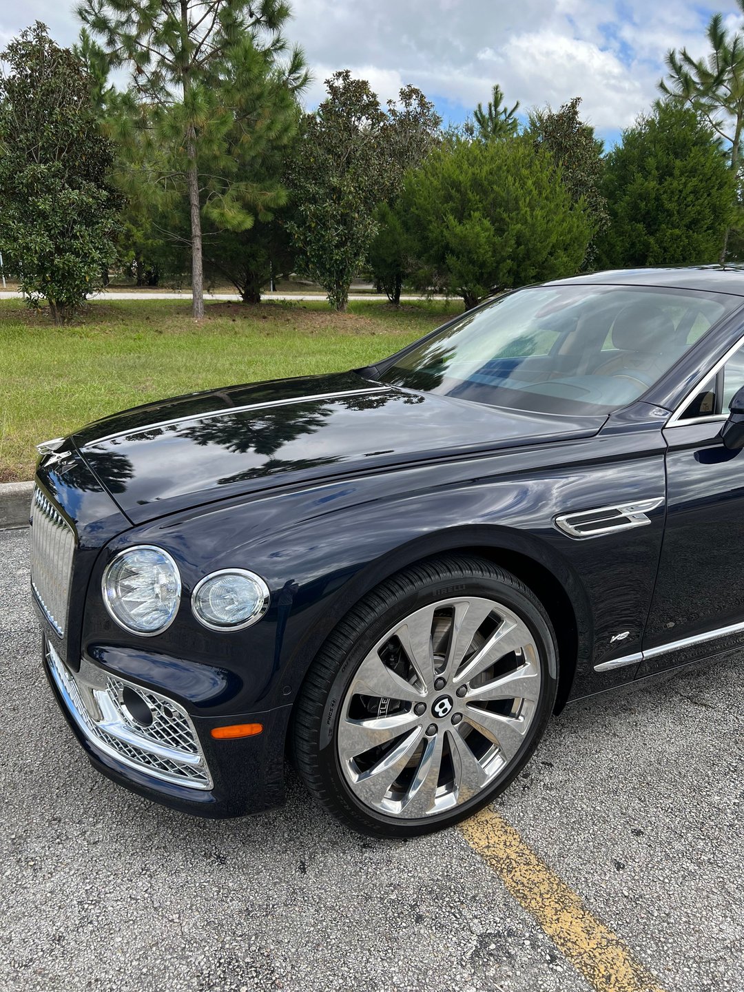 Used 2022 Bentley Flying Spur V8 AWD/4WD image 8