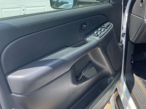 Used 2006 GMC Sierra 2500 SLE AWD/4WD image 14