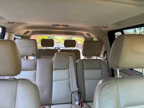Used 2006 Ford Explorer XLT RWD image 26
