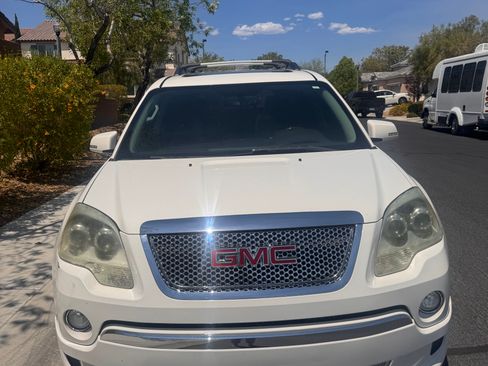 Used 2011 GMC Acadia Denali FWD image 2