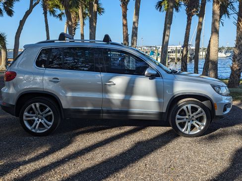 Used 2016 Volkswagen Tiguan SEL image 8