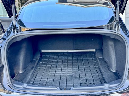 Used 2018 Tesla Model 3 Mid Range image 10