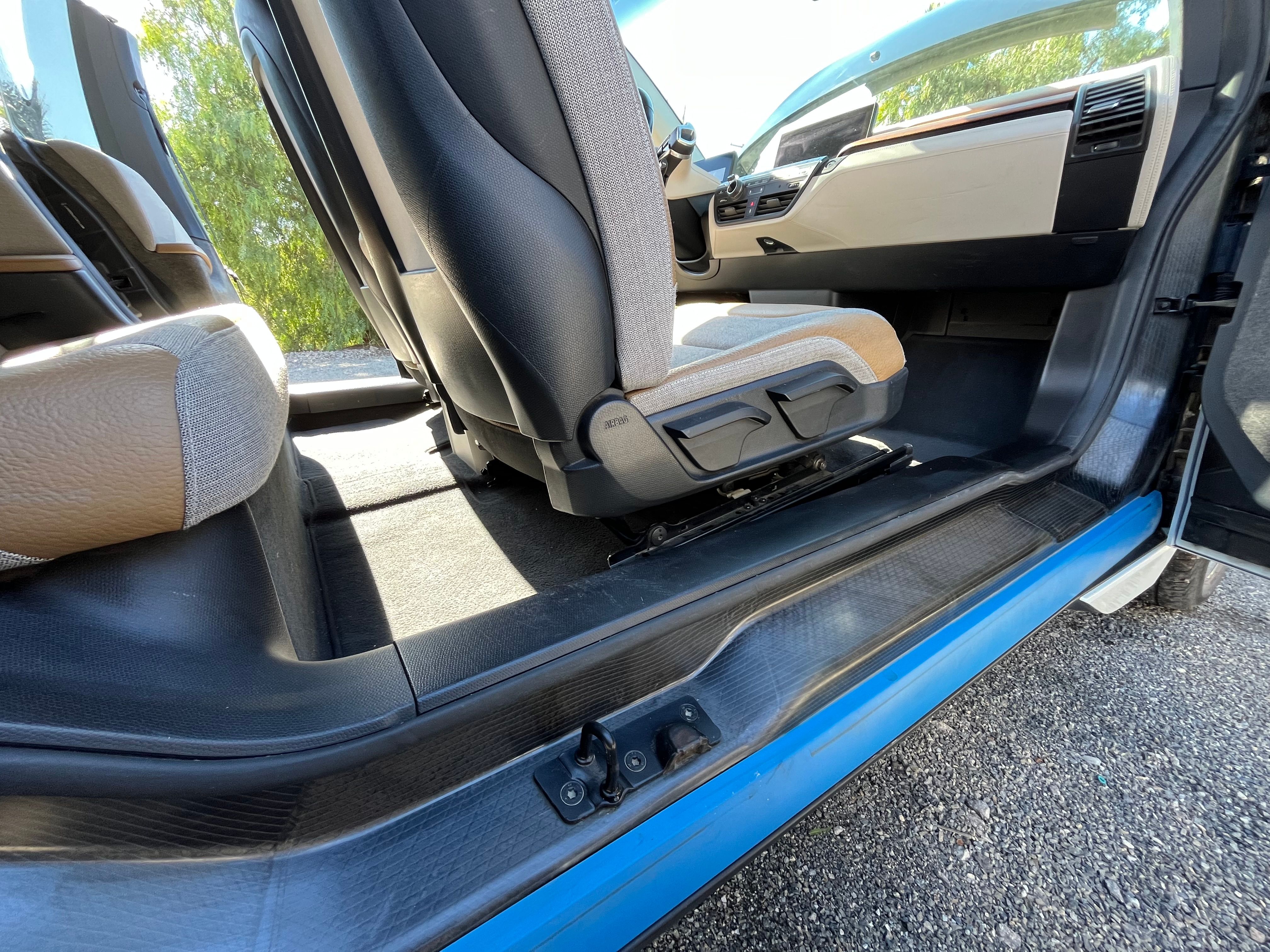 Used 2015 BMW i3 w/ Range Extender RWD image 28
