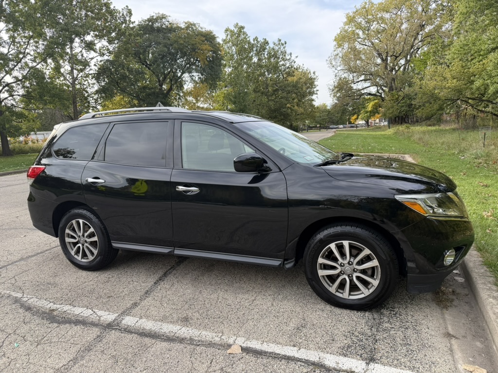 Used 2015 Nissan Pathfinder SV FWD image 11