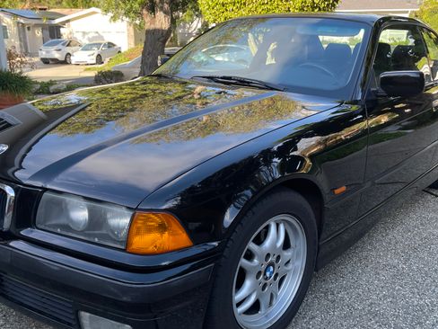 Used 1999 BMW 323is Coupe image 5