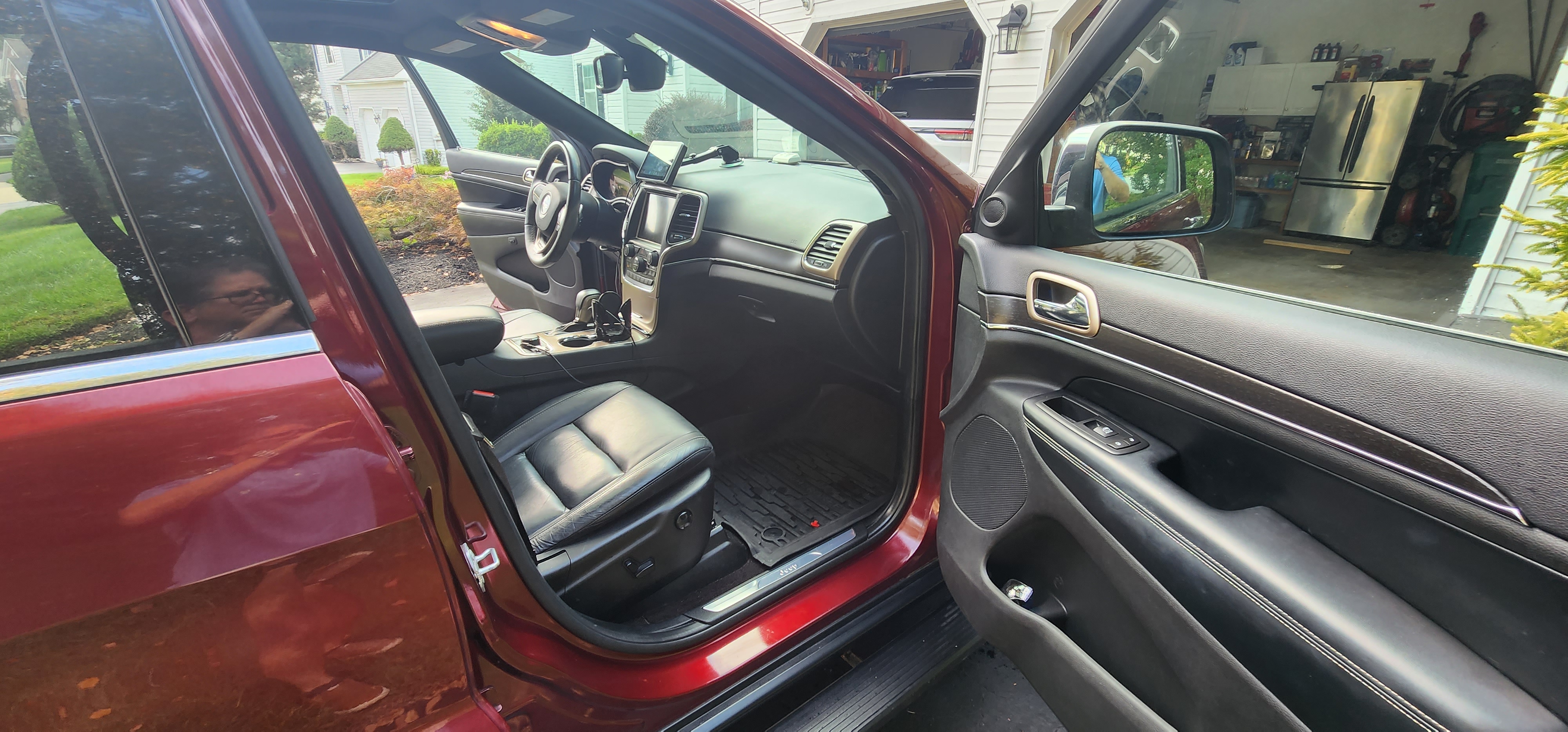 Used 2016 Jeep Grand Cherokee Limited AWD/4WD image 25