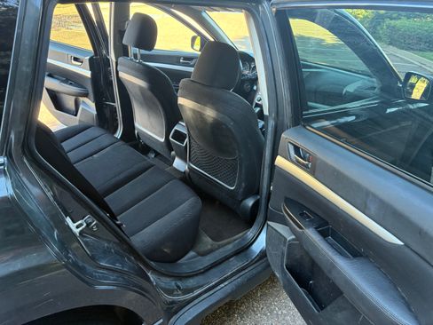 Used 2011 Subaru Outback 2.5i Premium AWD/4WD image 10