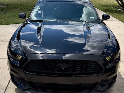 Used 2017 Ford Mustang Coupe RWD image 6