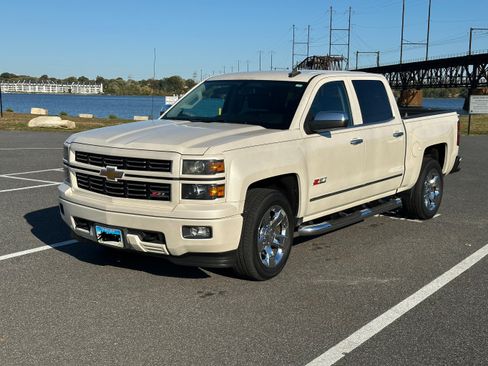 Used 2015 Chevrolet Silverado 1500 LTZ Z71 w/ Custom Sport Edition image 2