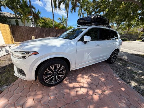 Used 2020 Volvo XC90 T6 Momentum w/ Protection Package Premier image 2