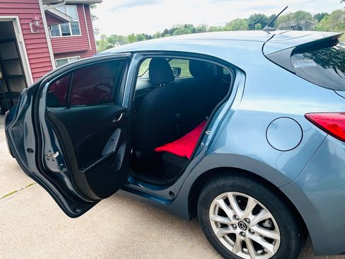 Used 2014 MAZDA MAZDA3 i Touring w/ Moonroof Package 1 FWD image 17