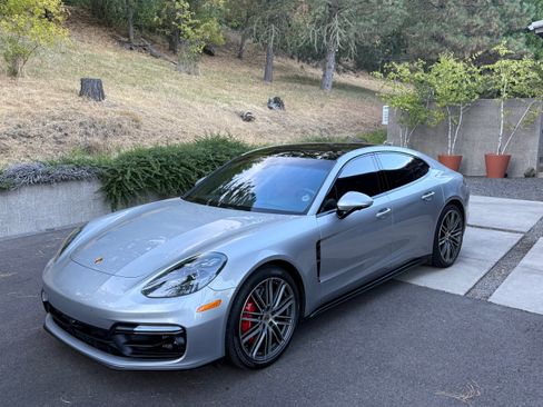 Used 2019 Porsche Panamera GTS AWD/4WD image 1