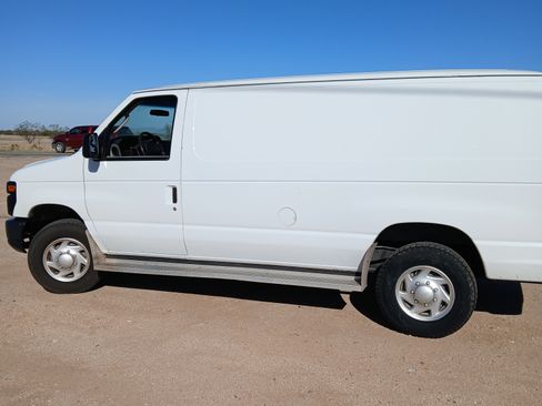 Used 2014 Ford E-250 and Econoline 250 image 13