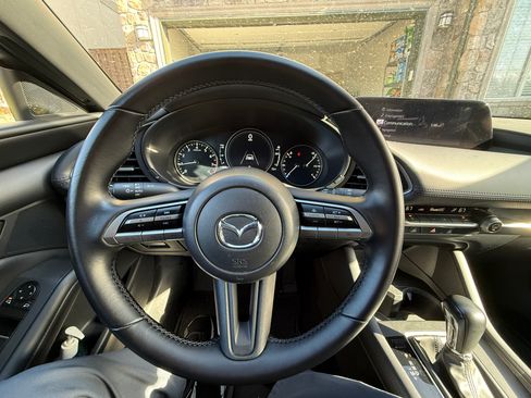 Used 2022 MAZDA MAZDA3 s image 8