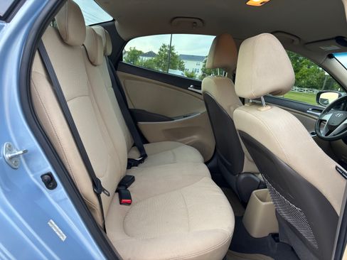 Used 2013 Hyundai Accent GLS FWD image 13