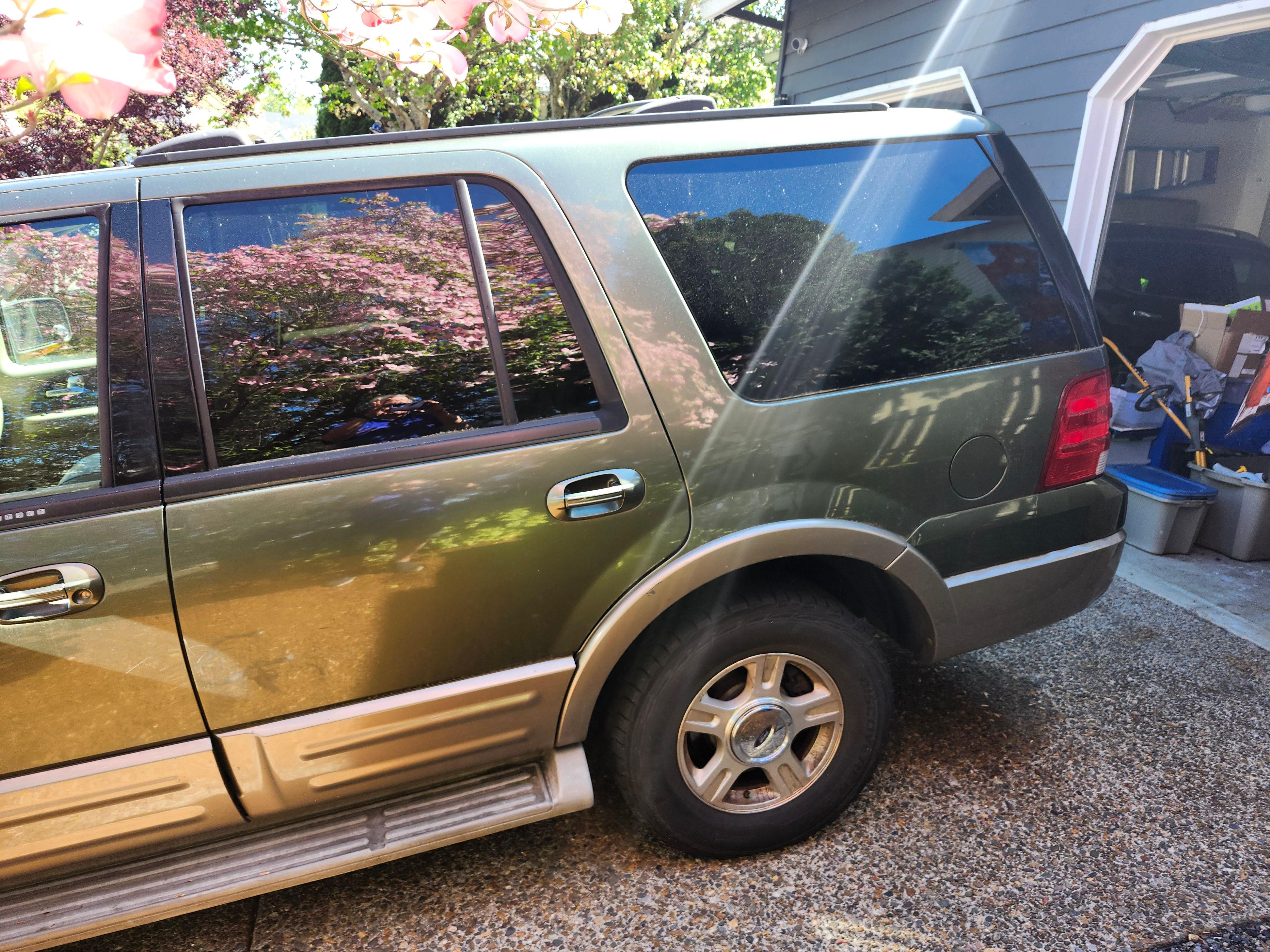 Used 2004 Ford Expedition Eddie Bauer AWD/4WD image 16