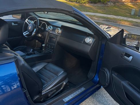 Used 2006 Ford Mustang GT Premium image 9