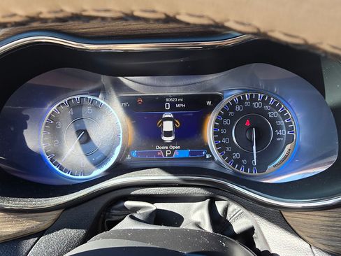 Used 2015 Chrysler 200 C w/ Navigation & Sound Group I image 9