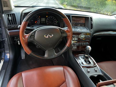 Used 2010 INFINITI G37 Journey w/ Premium Pkg image 14
