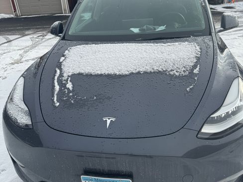 Used 2022 Tesla Model Y Long Range image 5