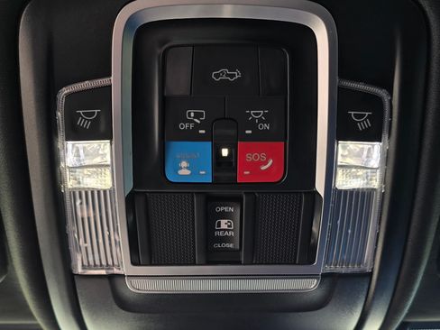 Used 2025 RAM 2500 Laramie image 26