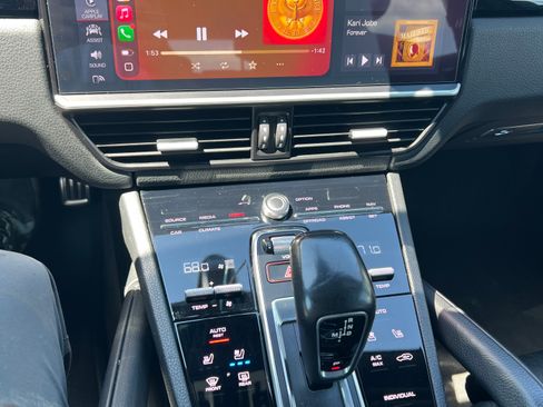 Used 2020 Porsche Cayenne S AWD/4WD image 12