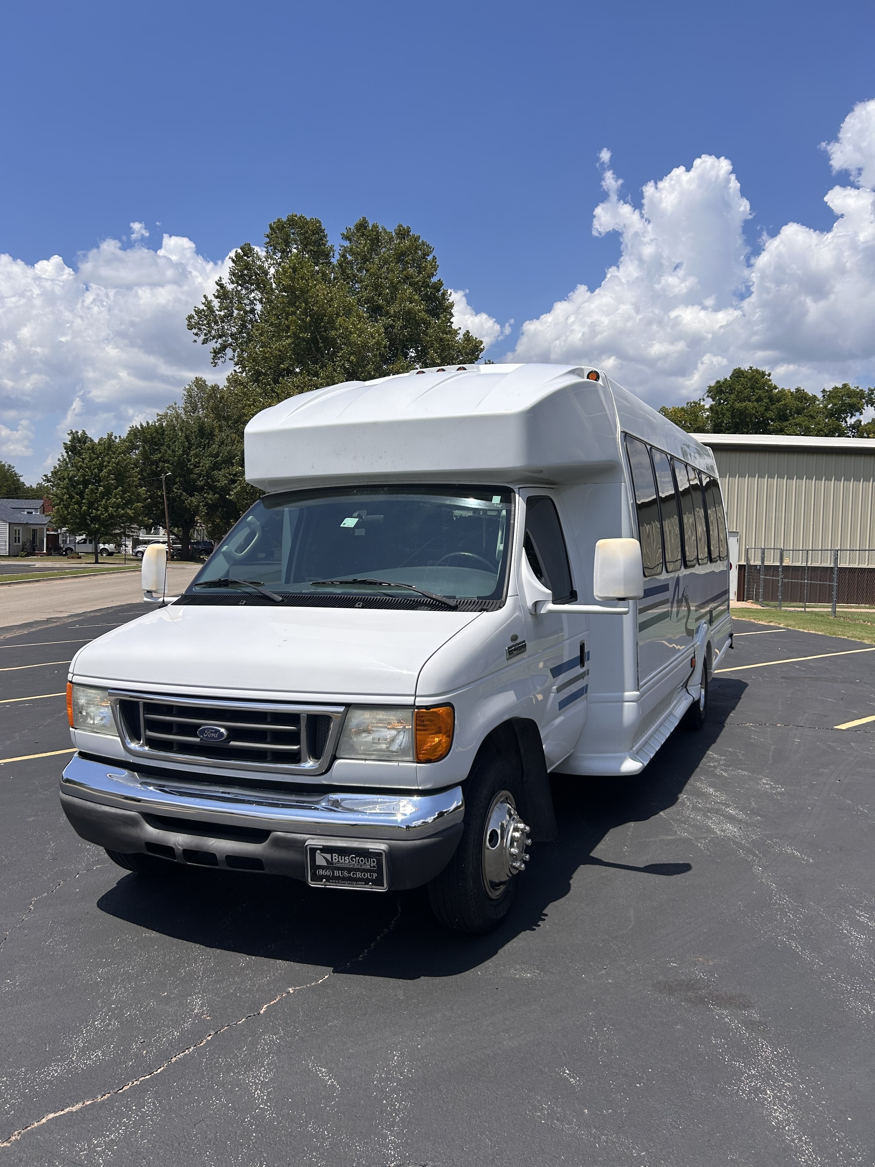 Used 2007 Ford E-450 and Econoline 450 RWD image 2