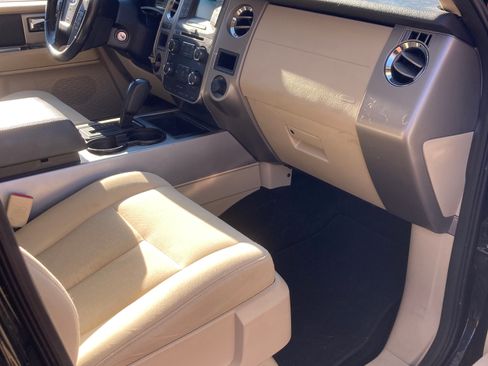 Used 2017 Ford Expedition EL XLT image 11