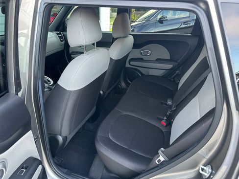 Used 2017 Kia Soul EV image 9
