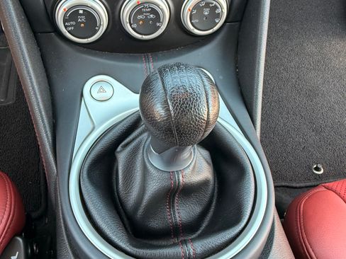 Used 2010 Nissan 370Z Touring w/ Sport Pkg RWD image 10