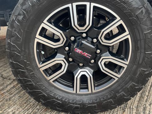 Used 2022 GMC Sierra 3500 AT4 w/ AT4 Preferred Package image 22