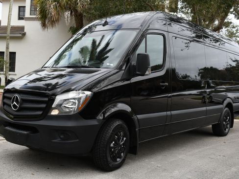 Used 2018 Mercedes-Benz Sprinter 3500 image 8