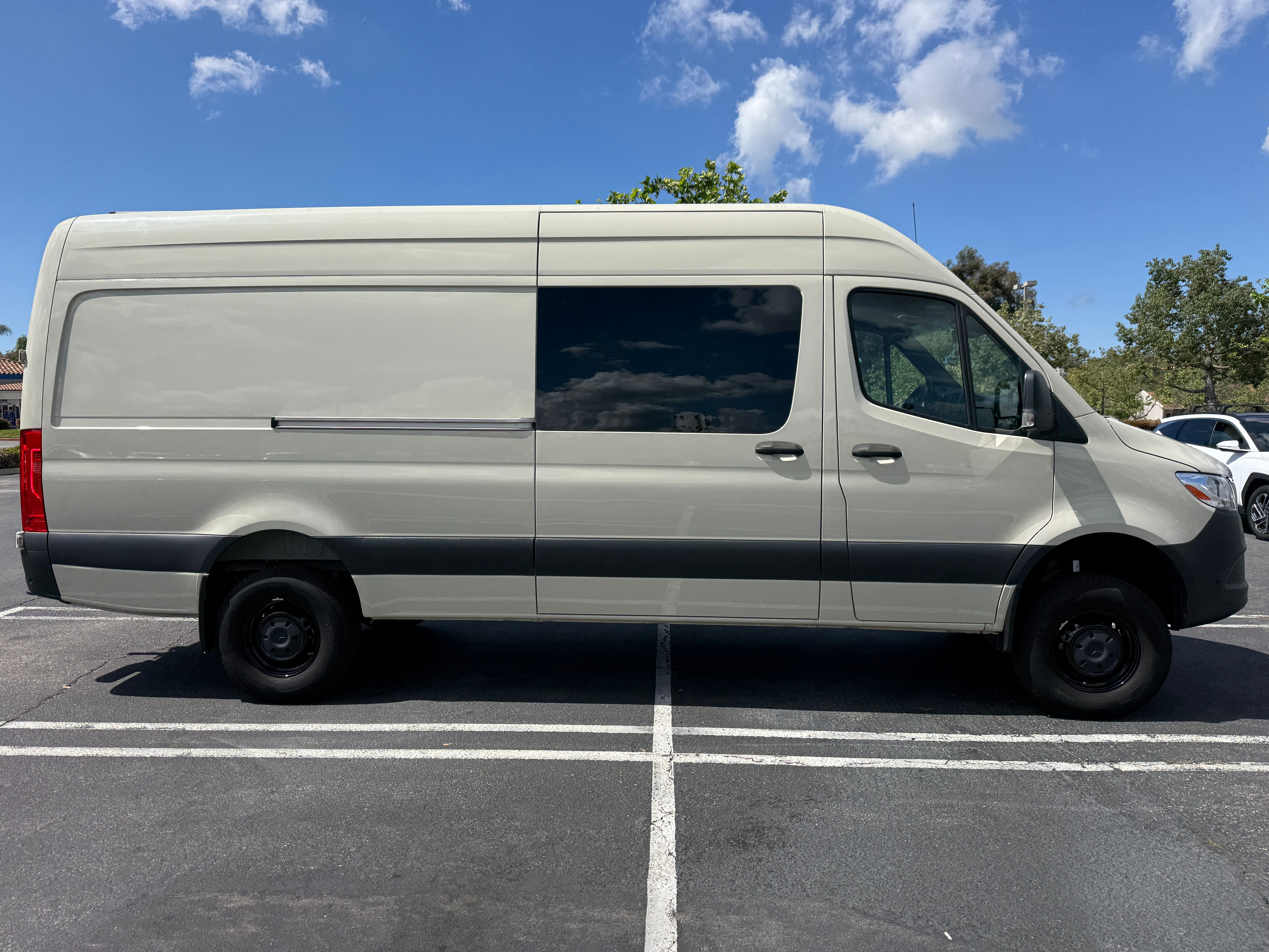 Used 2023 Mercedes-Benz Sprinter 2500 image 14