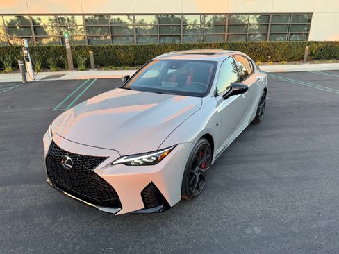 Used 2025 Lexus IS 500 500 F SPORT Performance Ultima image 4