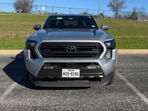 Used 2024 Toyota Tacoma SR5 image 6