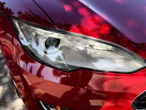 Used 2015 Tesla Model S P90D image 13