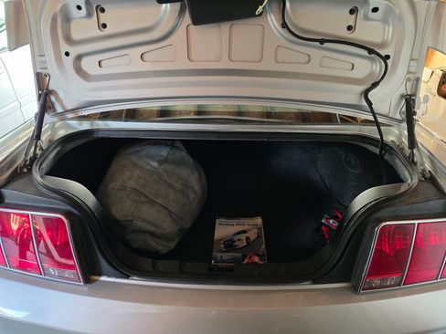 Used 2005 Ford Mustang GT Premium image 19