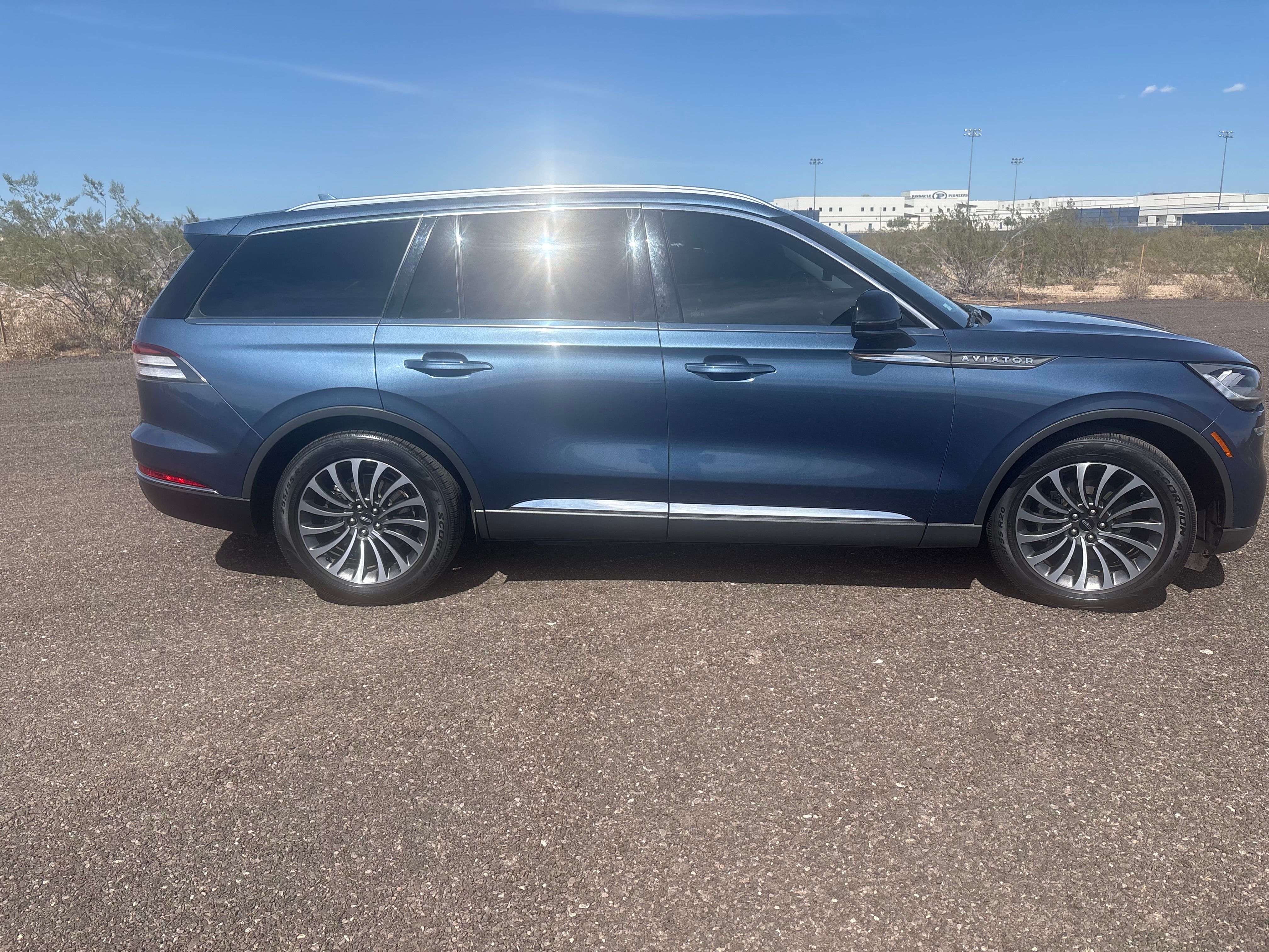 Used 2020 Lincoln Aviator Reserve w/ Class IV Trailer Tow Package RWD image 5