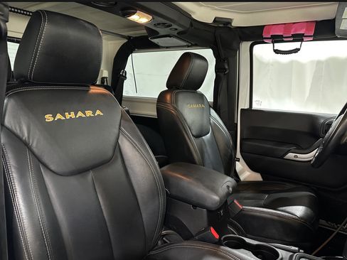 Used 2015 Jeep Wrangler Sahara w/ Connectivity Group image 5