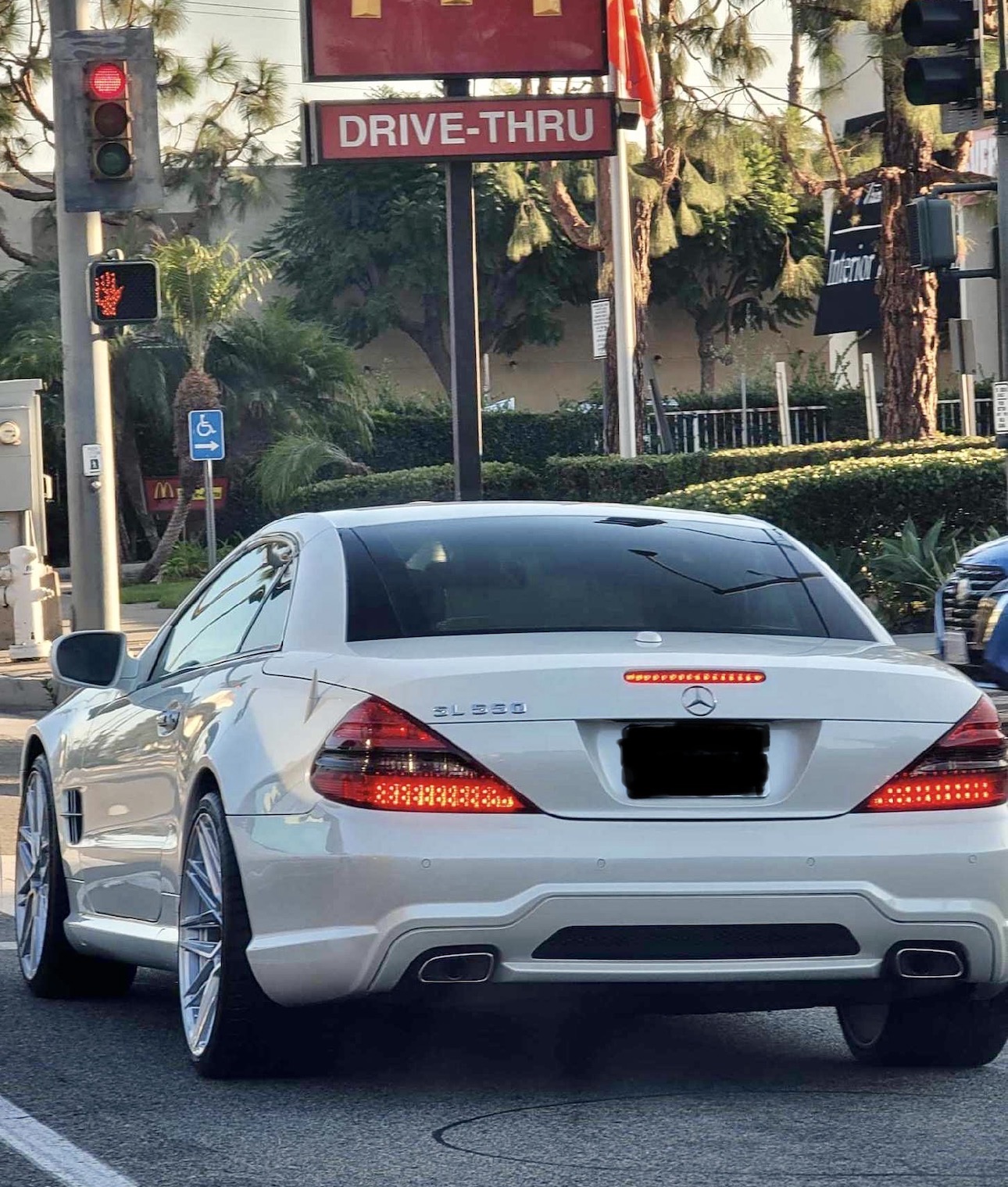 Used 2011 Mercedes-Benz SL 550 image 25