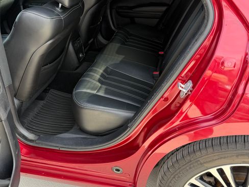 Used 2014 Chrysler 300 S image 8