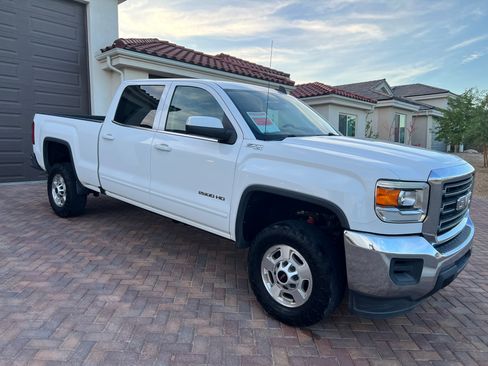 Used 2015 GMC Sierra 2500 SLE w/ Suspension Package, Off-Road image 1