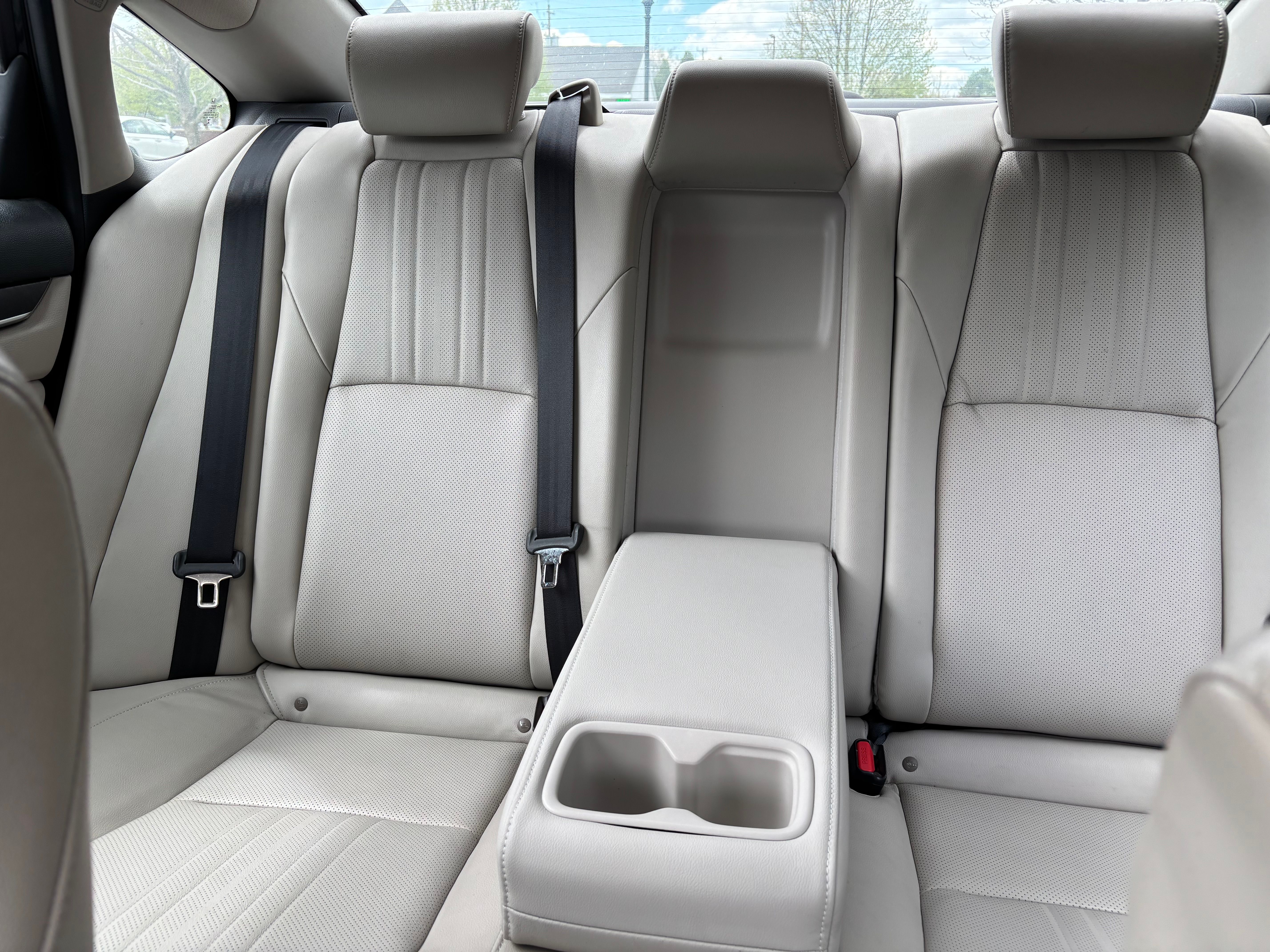 Used 2018 Honda Accord EX-L image 10