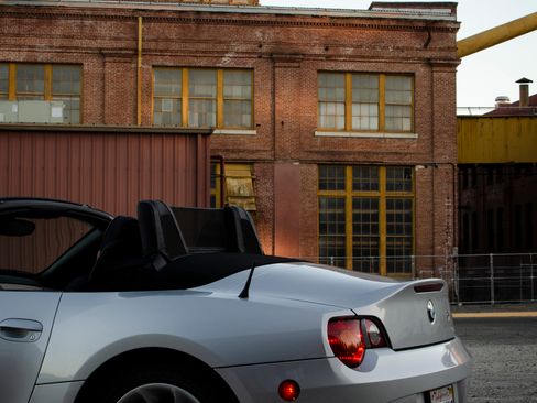 Used 2004 BMW Z4 2.5i image 11