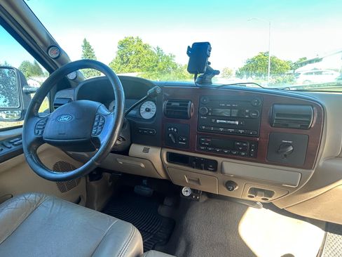 Used 2005 Ford F250 Lariat AWD/4WD image 13