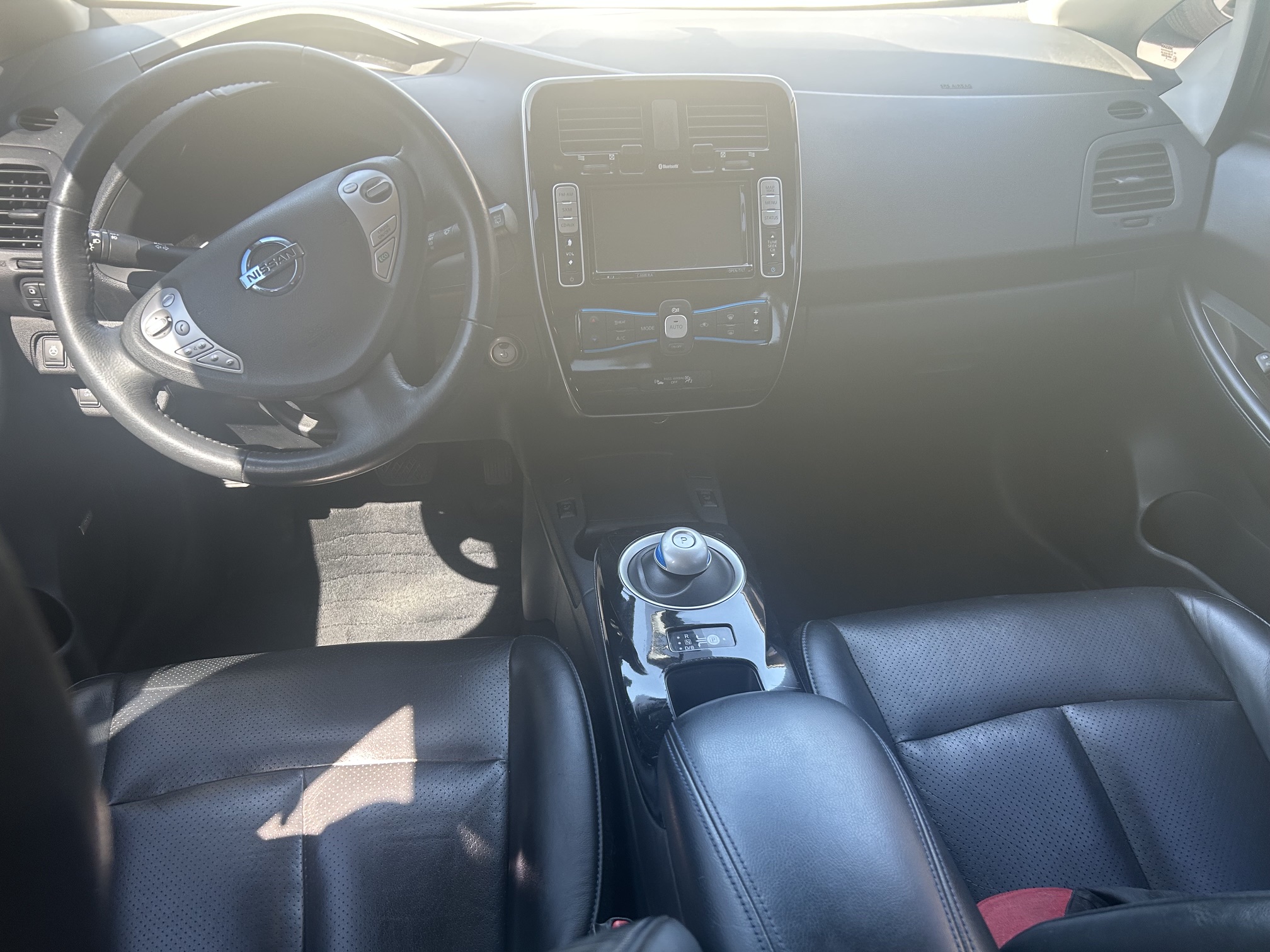 Used 2017 Nissan Leaf SL w/ Premium Package FWD image 9