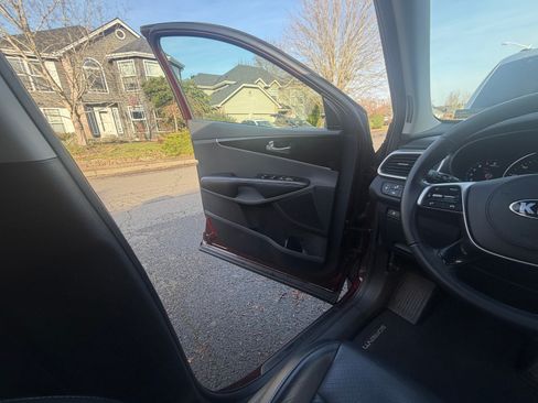 Used 2020 Kia Sorento EX image 14