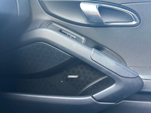 Used 2020 Porsche 718 Cayman S RWD image 12