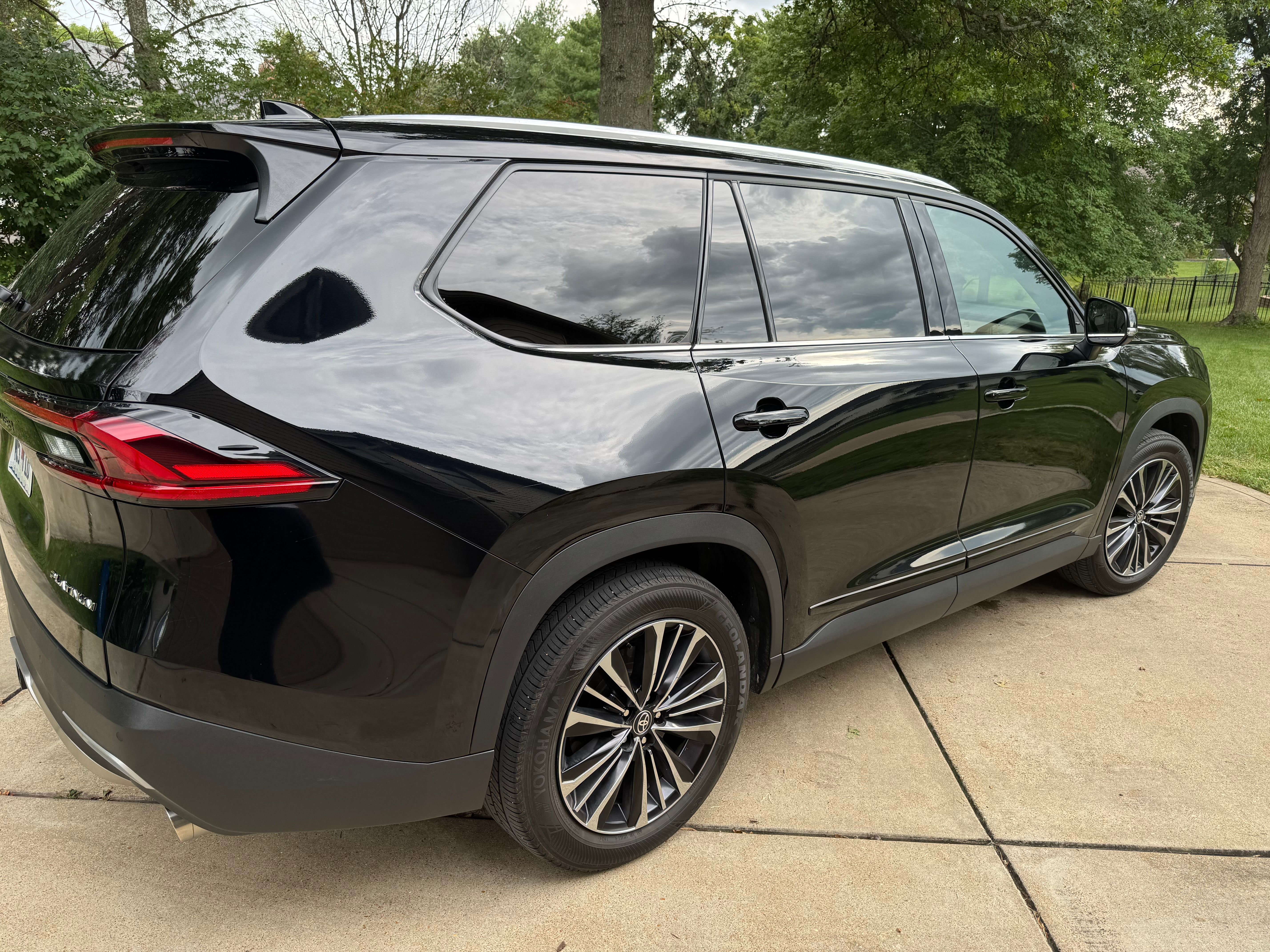 Used 2025 Toyota Grand Highlander AWD Hybrid image 2
