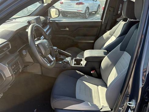 Used 2024 Toyota Tacoma TRD Off-Road image 8